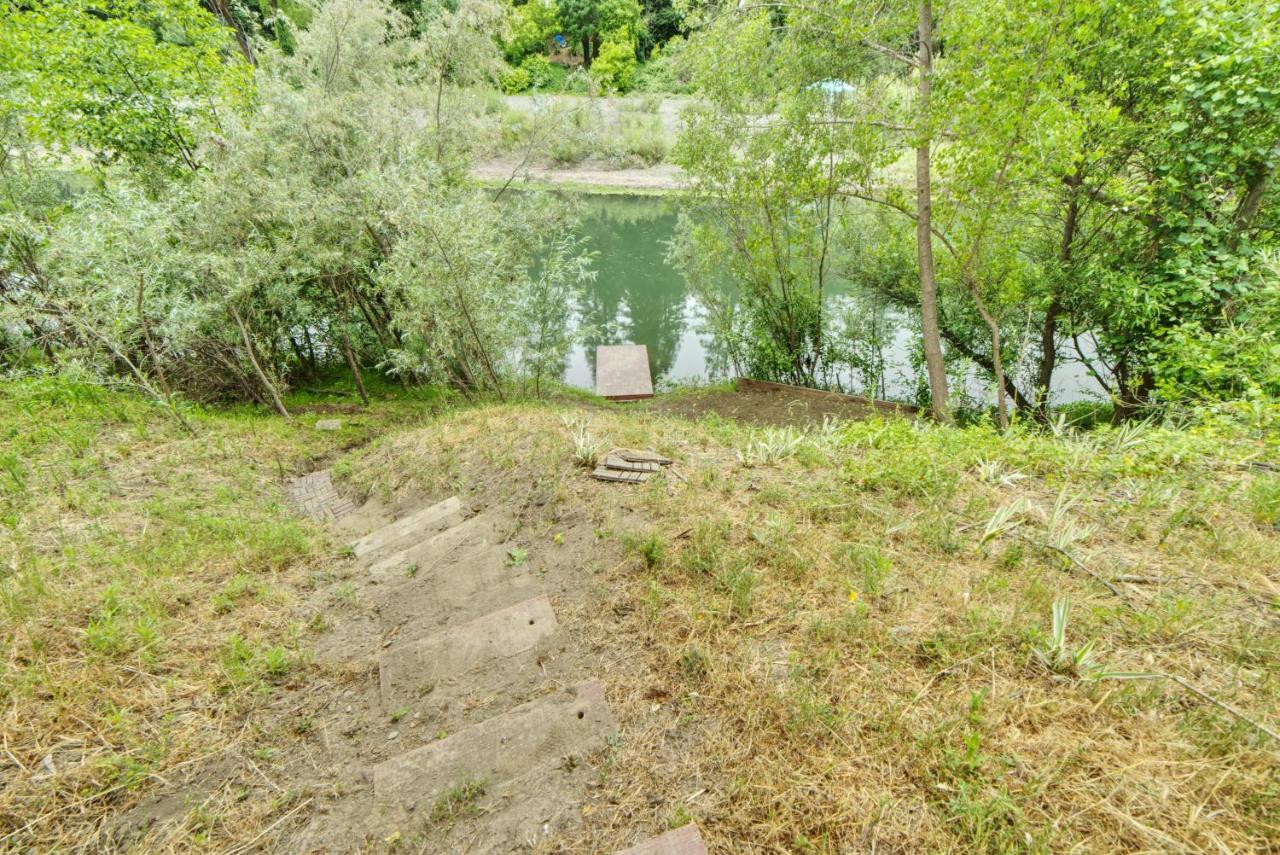 Rivers Breeze Relaxing Riverside Cabin With Private Suite Kayaks ヒールズバーグ エクステリア 写真